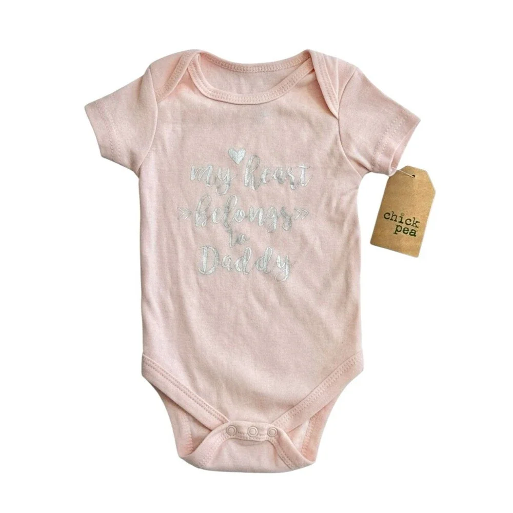 Chick Pea Baby My Heart Belongs to Daddy Pink Bodysuit Onesie. 0-3 Months. NEW.